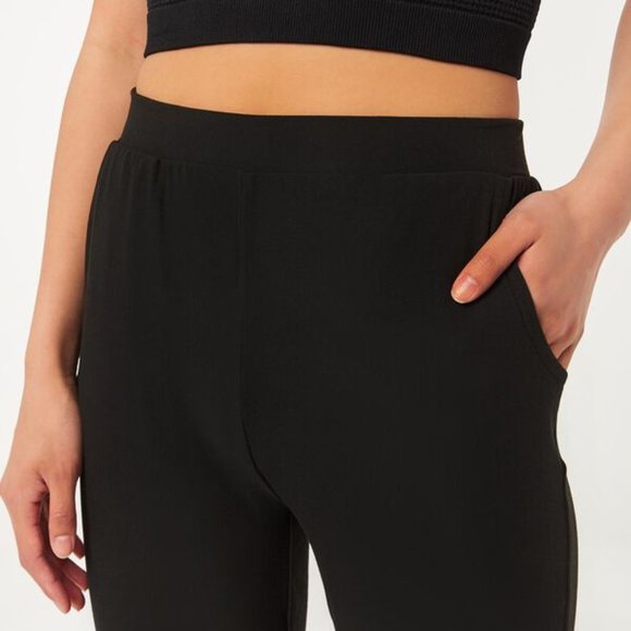 $5 Add-on | Soft high waist cropped joggers (S) - Picture 11 of 11